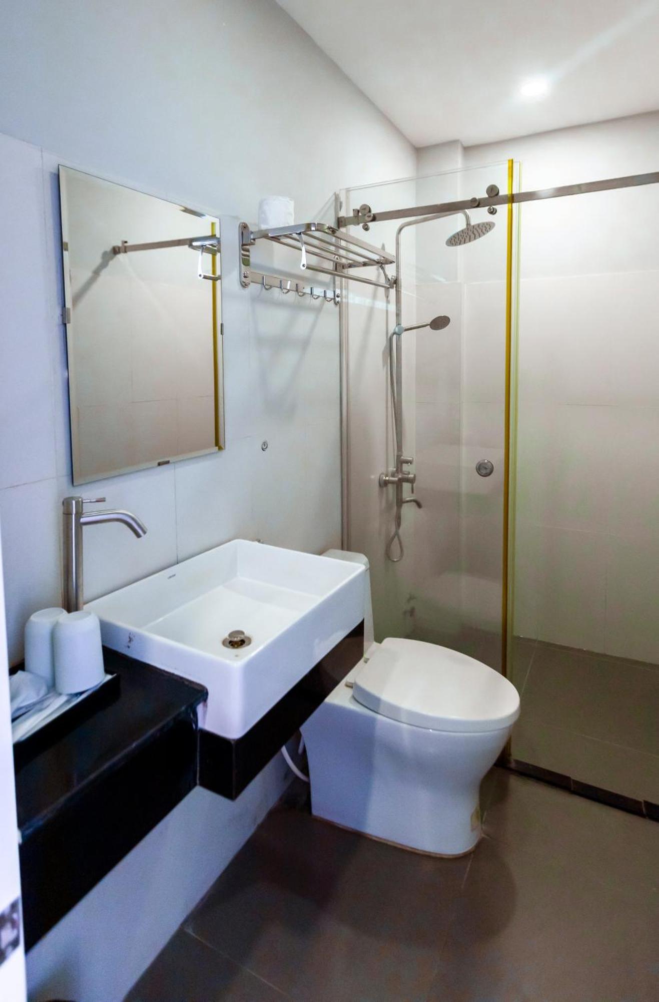 Cosmos Hotel Nha Trang By Ht Bagian luar foto