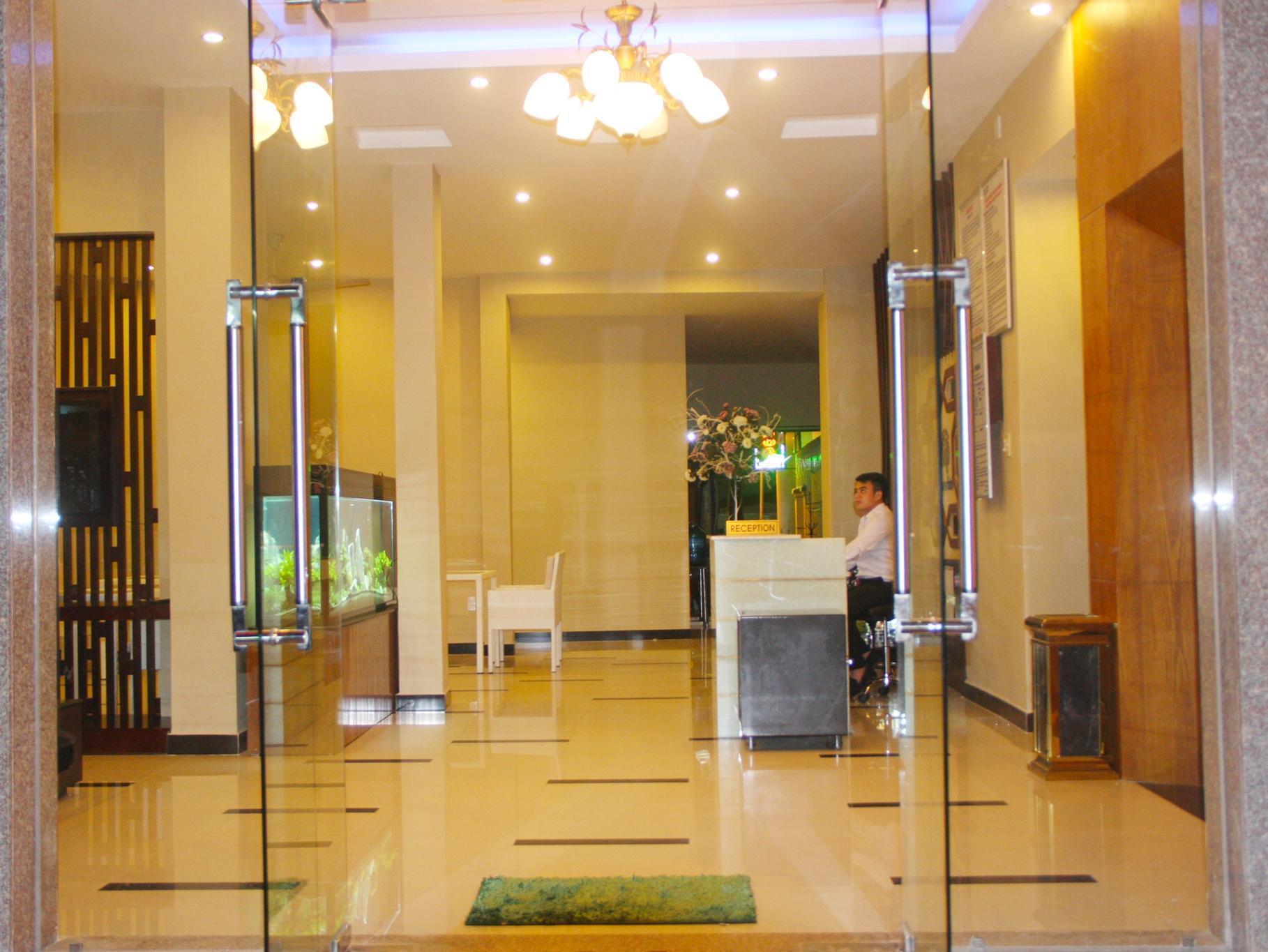 Cosmos Hotel Nha Trang By Ht Bagian luar foto