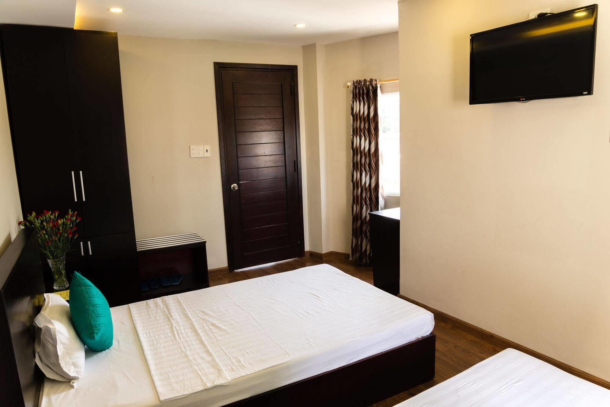 Cosmos Hotel Nha Trang By Ht Bagian luar foto