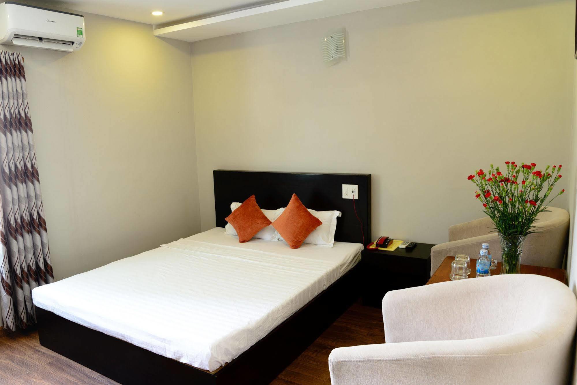 Cosmos Hotel Nha Trang By Ht Bagian luar foto
