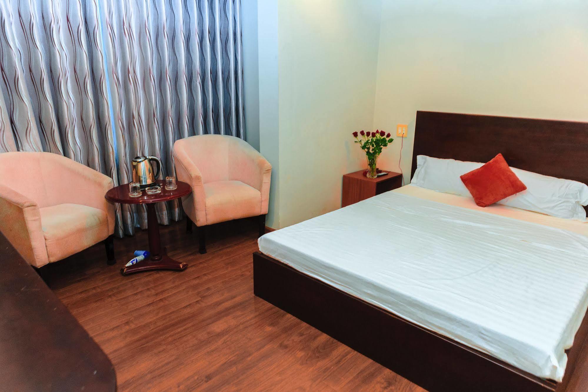 Cosmos Hotel Nha Trang By Ht Bagian luar foto