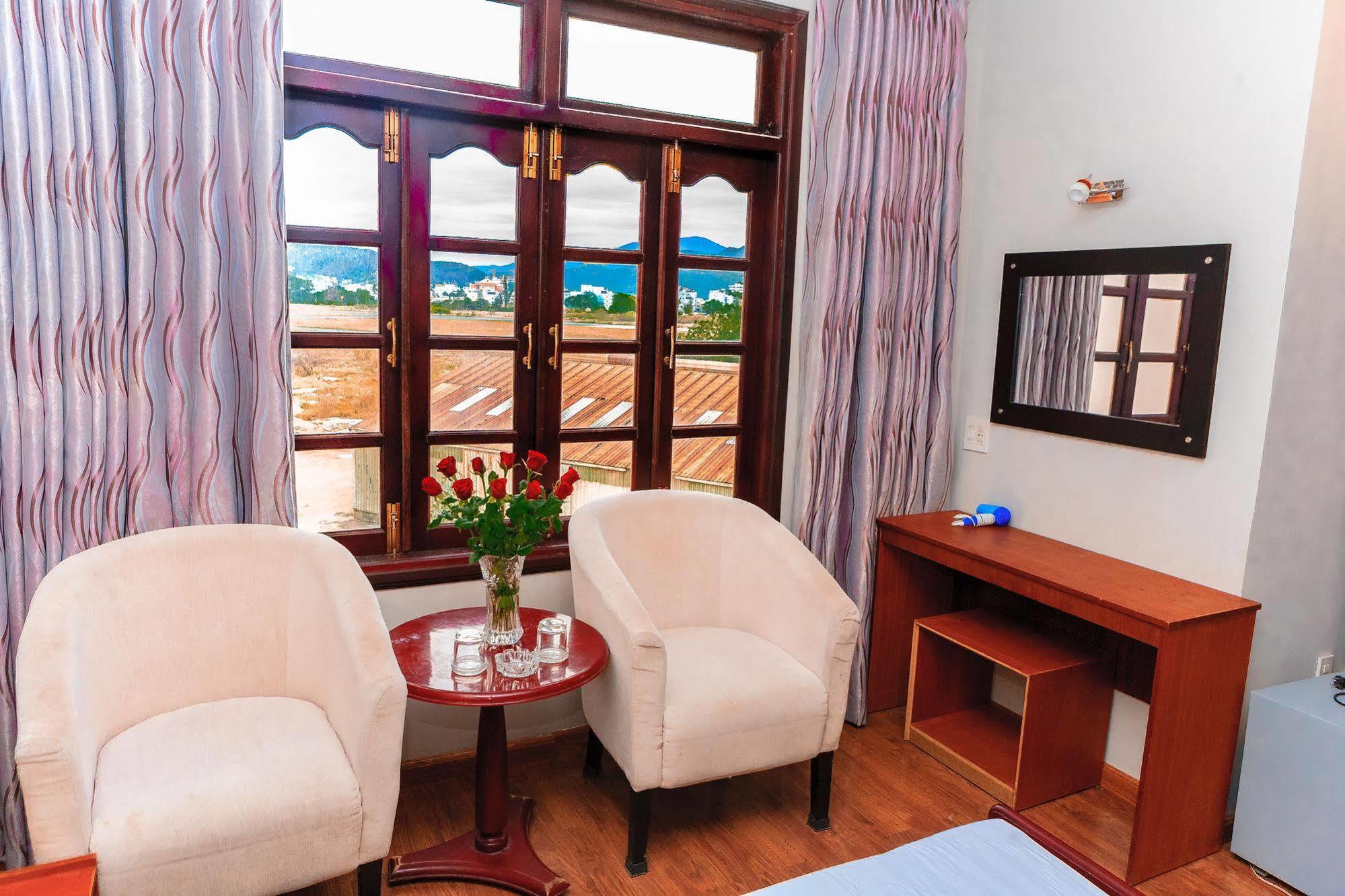 Cosmos Hotel Nha Trang By Ht Bagian luar foto